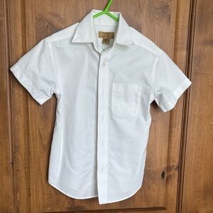 Class Club White Short Sleeve Button Down Shirt